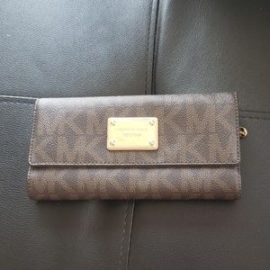 Michael Kors Monogram Wallet